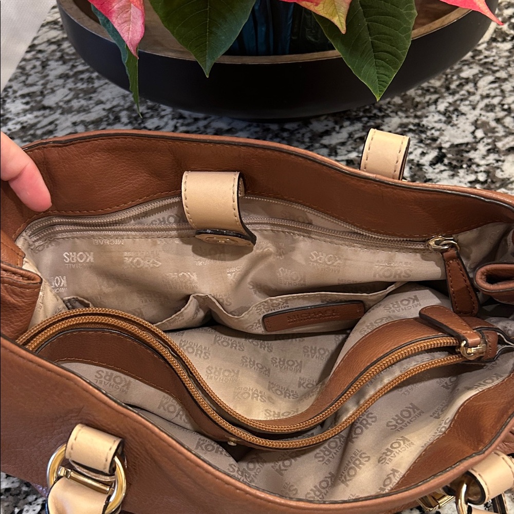 Michael Kors Tan and Cream Purse/Tote Early 2000s Vintage - Picture 7 of 12